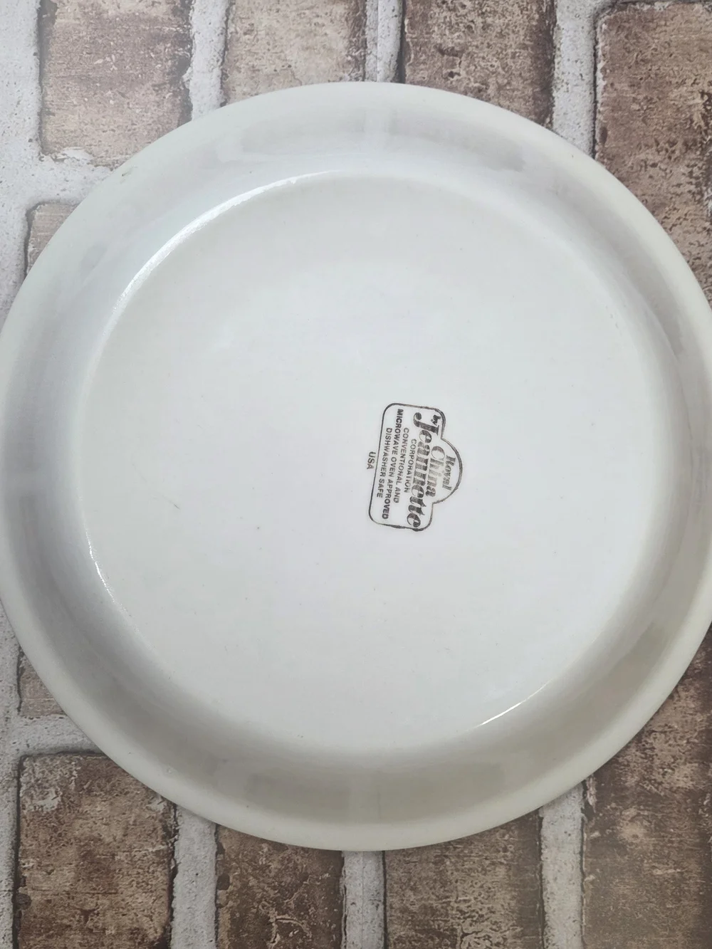 Vintage Cream and Brown Cheesecake Serving Bowl